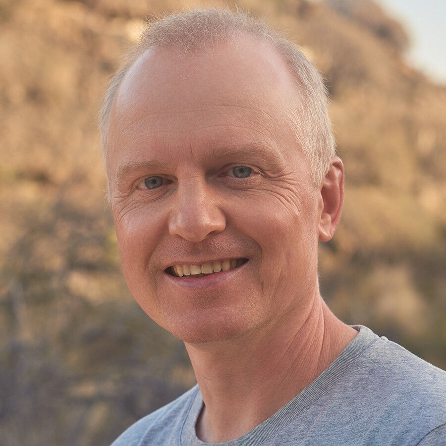 Portrait Simon Bolz 2026